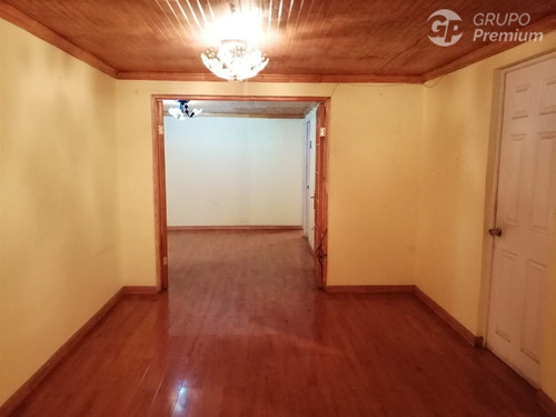 Casa En Venta De 2 Dorm. En El Bosque