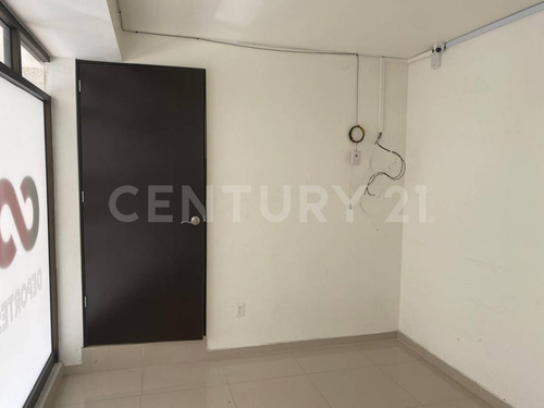 Local Comercial De 45.27m2 En Bajada De Chapultepec