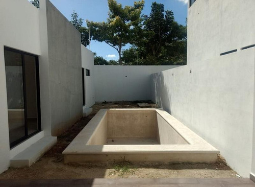 Casa De 1 Planta En Venta,privada Albarella,cholul,modelo A