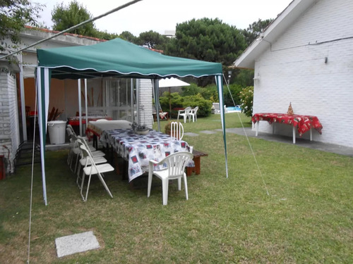 Excelente Propiedad A La Venta En Muy Buena Ubicación, Amplio Terreno Con Piscina