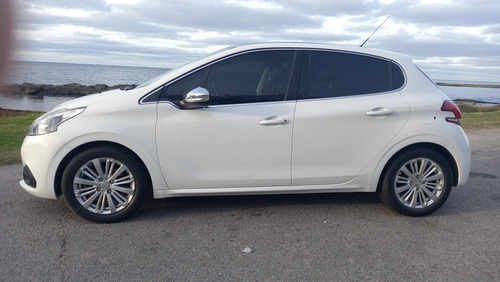 Peugeot 208 1.2 Turbo