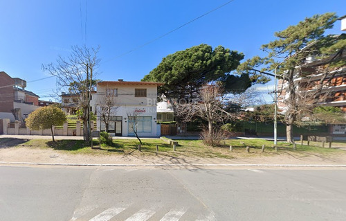 Venta En Block De Lote Comercial + 2 Locales + 2 Departamentos + Casa