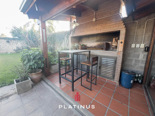 Casa En Venta En Barrio Juan B. Justo De 3 Dormitorios Apta Crédito