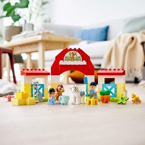 Imagem 2 de 3 de Lego Duplo: Estábulo De Cavalos E Pôneis - 65 Pçs