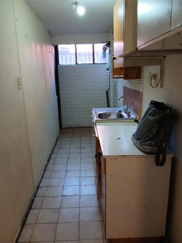 Departamento En Arriendo De 2 Dorm. Roizbatt Cerro Placeres