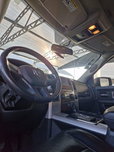 Dodge Ram 2500 5.7 Pickup Crew Cab Laramie 4x2 Mt