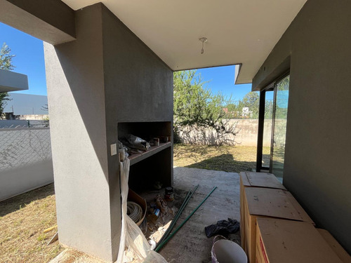 Duplex En Housing Con Seguridad - 3 Dorm 3 Baños - Villa Belgrano