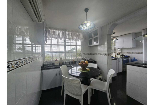Townhouse En Potro Redondo La Unión