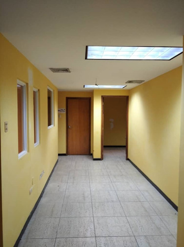 Imagen 8 de 12 de Oficina En Centro Comercial Bayona | Av. Valencia | Naguanagua | Al Lado Del Hospital Metropolitano | Of-fadima1 Marisol 04244923040
