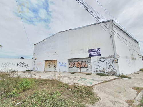Bodega En Venta En Veracruz Sobre La Avenida Miguel Ángel De Quevedo, Cuenta Con Baños, Oficina Y Altura De Mas De 3 Metros