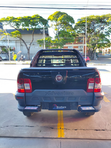 Fiat Strada 1.8 16v Adventure Cab. Dupla Flex 2p