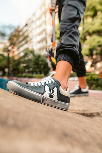 Imagen 2 de 9 de Zapatillas Iconic True Original
