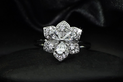 Imagen 7 de 8 de Anillo Plata Ley .925 Flor Anemona Zirconias Blancas Regalo