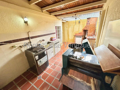 Maribel Morillo Asesor Inmobiliario De Rentahouse Vende Comoda Casa; Conjunto Privado Del Este De Barquissimeto; Posee 3 Hab. Y 2 Baños; Condominio Con Bellas Areas Comunes; Barquisimeto Lara