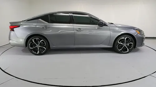 Nissan Altima 2023