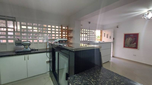 Imagen 12 de 30 de Maria Eugenia Blanco Vende Local En El Cc Paseo Tarbes, Valencia 137758