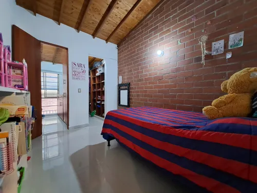 Casa En Venta En La Mota. Cod V17206