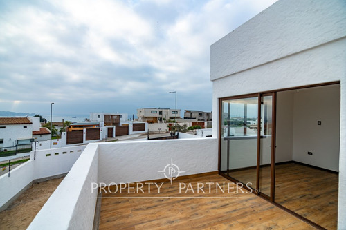 Casa Nueva Y Exclusiva En Sector Peñuelas