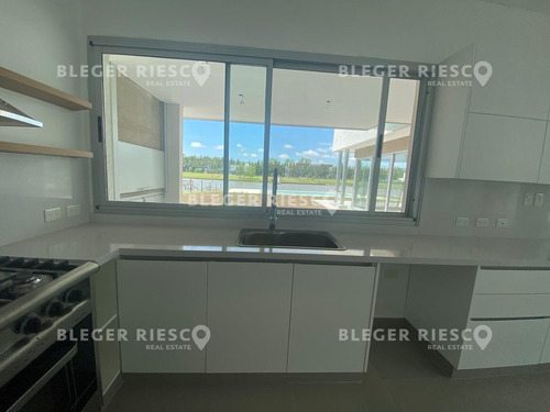 Imagen 7 de 26 de Casa Chalet En Venta Ubicado En San Juan, Villanueva, Tigre