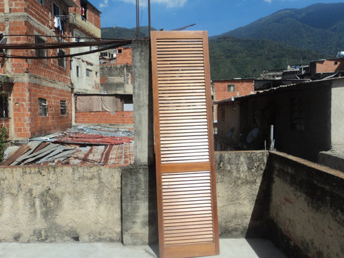 Puerta De Romanilla En Madera