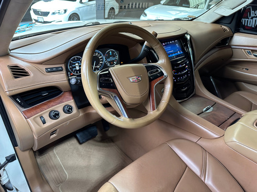 Cadillac Escalade ESV 6.2 Premium V8 8 Pas At