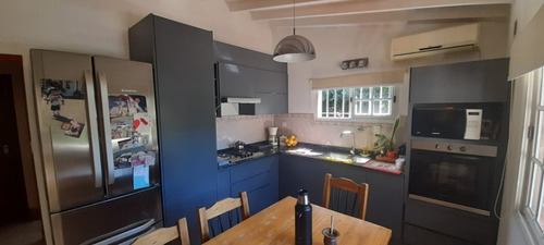 Casa En Venta Barrio La Hosteria Lujan. Pileta, Quincho Cerrado, Parrilla, Orno De Barro, Asador Y Un Hermoso Jardín.