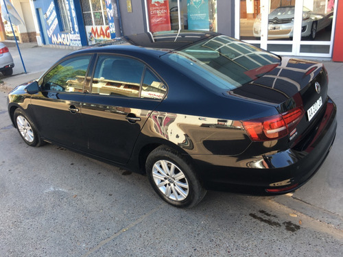 Imagen 3 de 14 de Volkswagen Vento 2.0 Advance 115 Cv Package