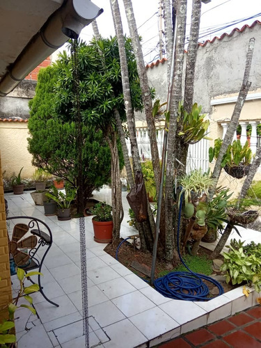 Imagen 2 de 12 de Casa Urbanización Colinas De Las Rosas, Guatire.