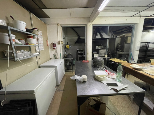 Imagen 8 de 14 de Panadería Y Rotisería Macari Vende