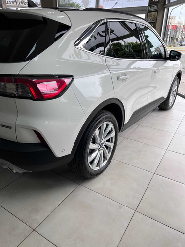 Imagen 9 de 25 de Ford Kuga Hibrida - Automotores Rosales