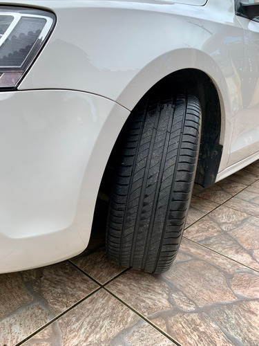 Volkswagen Jetta 2.0 Comfortline Flex 4p Automática