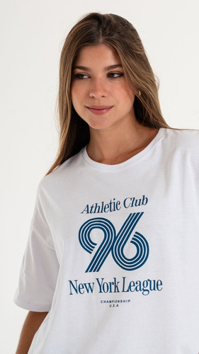 Remera Manga Corta Boxy Fit Estampado 96 / Veronica