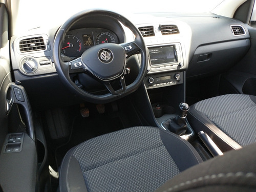 Imagen 12 de 14 de Volkswagen Vento 2020 1.6 Confortline Mt