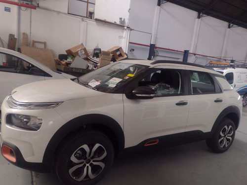 Imagen 4 de 15 de Citroën C4 Cactus Feel Pack Look 1.6 Manual