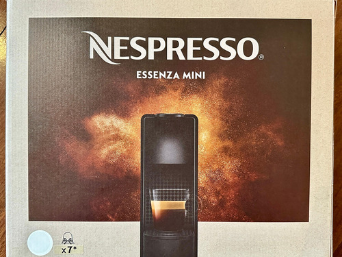 Cafetera Nespresso Essenza Mini C30 Automática Plata  120v