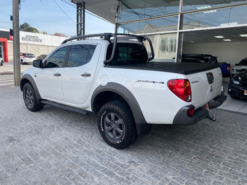 Imagem 3 de 11 de Mitsubishi L200 Savana