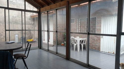 Casa Ubicada En Isidro Casanova, Partido De La Matanza, Excelente Ubicación.