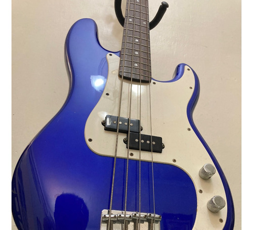 Bajo Fender Squier P Bass