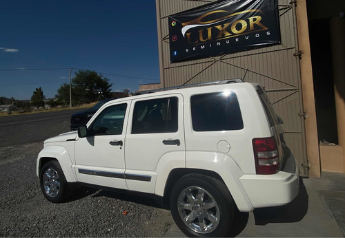 Imagen 5 de 15 de Jeep Liberty 2008 Limited Base Piel 4x2 Mt