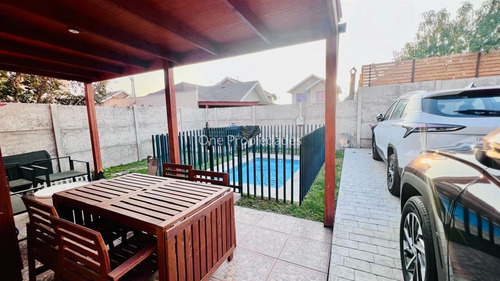 Casa En Venta De 3 Dorm. En Colina