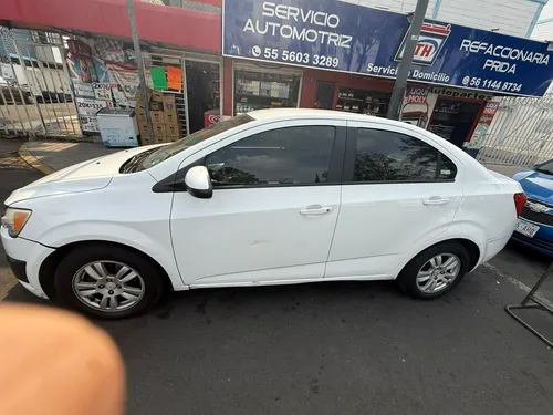 Chevrolet Sonic A 5vel Aa Mt