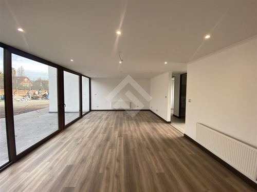 Casa En Venta De 4 Dorm. En Colina Brisas Norte