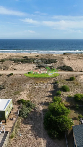 Vendo En Primera Línea Del Mar 2450 M2