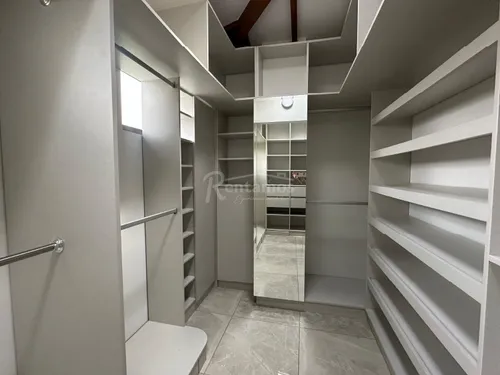 Casa En Venta En Benedictinos. Cod V775845