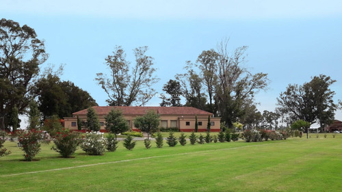 Casa En Venta En Canning San Lucas 5 Ambientes A La Laguna