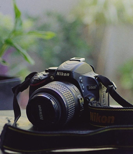 Nikon Kit D5100 + Lente 18-55mm 