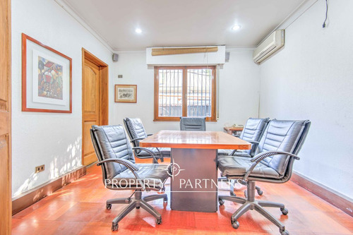 Casa Con Gran Terreno En Las Condes Muy Próxima A ...