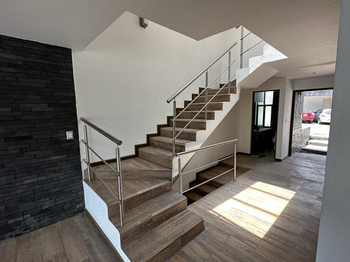 Oportunidad: Casa En Venta Lomas De Angelópolis A Unos Pasos Del Parque Cascatta