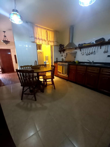Imagen 7 de 19 de Víctor Castro Alquila Casa Urb. Altos Del Country, Guataparo, Valencia, Edo. Carabobo