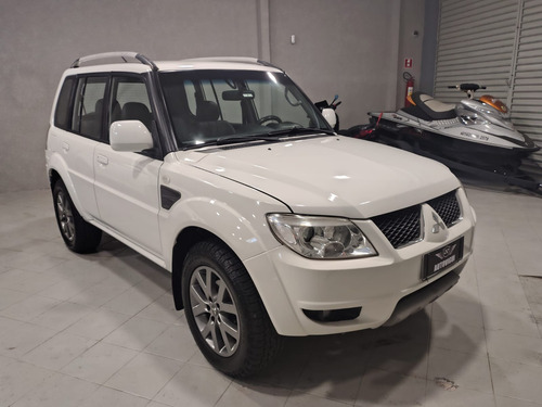 Mitsubishi Pajero TR4 2.0 4x2 Flex Aut. 5p